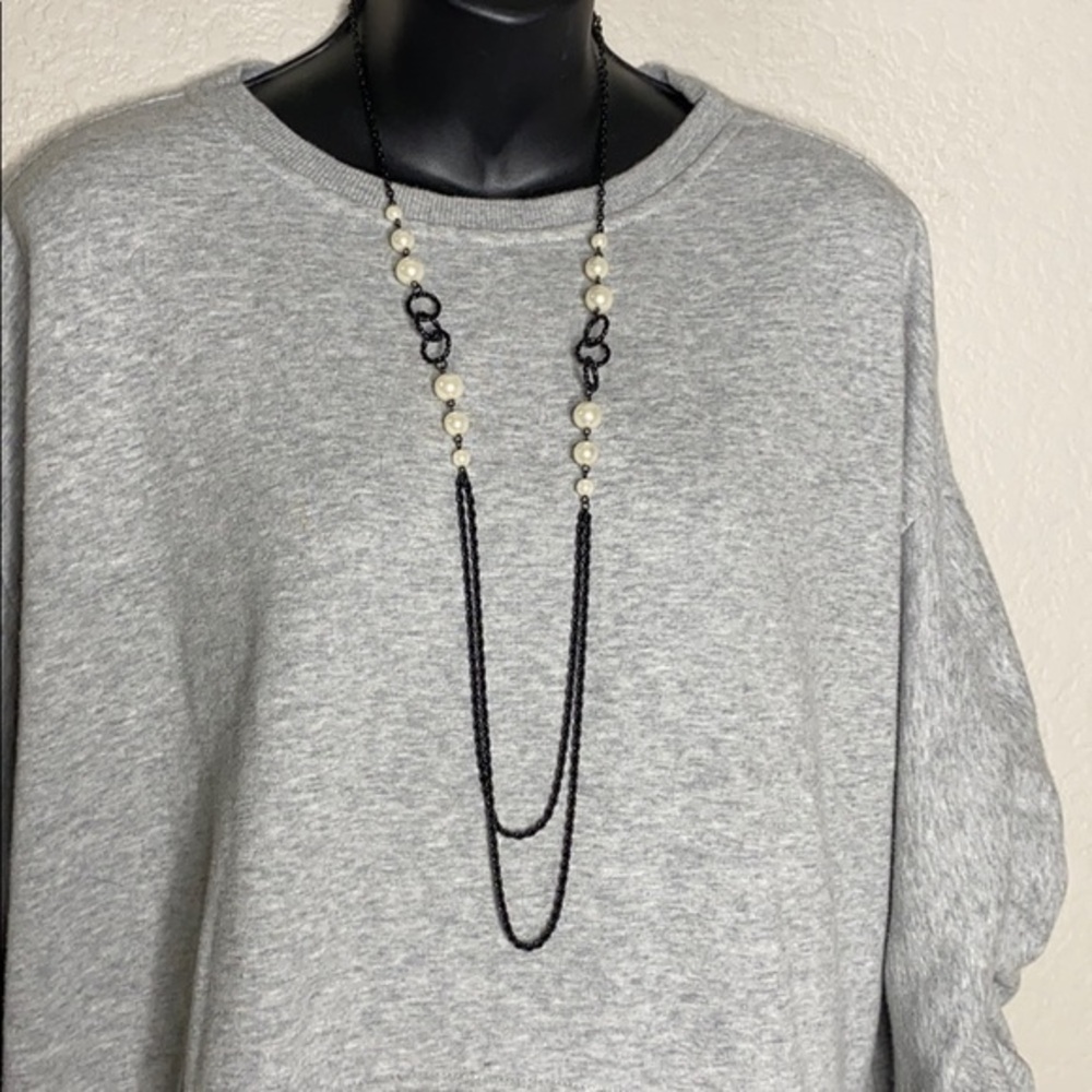 Black & Pearl Necklace